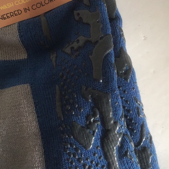 STOP SOCKS TRACTION GRIP SOCKS NWT LARGE - Picture 9 of 10